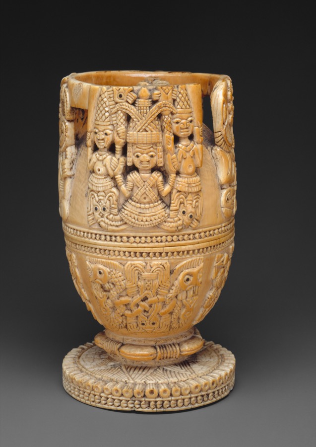 Bowl and lid from Owo, carved from ivory — British Museum, late 18th/early 19th century